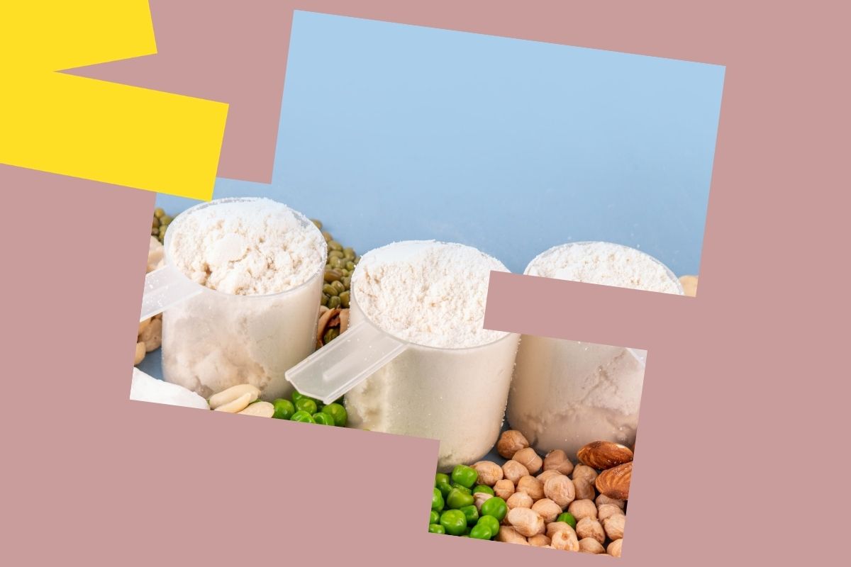 Zdjęcie z oprawą graficzną prezentuje miarki z wegańską odżywką białkową w proszku